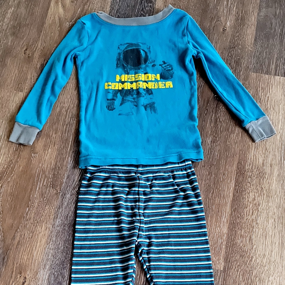 Boy's Size 6 Astronaut Pajama set